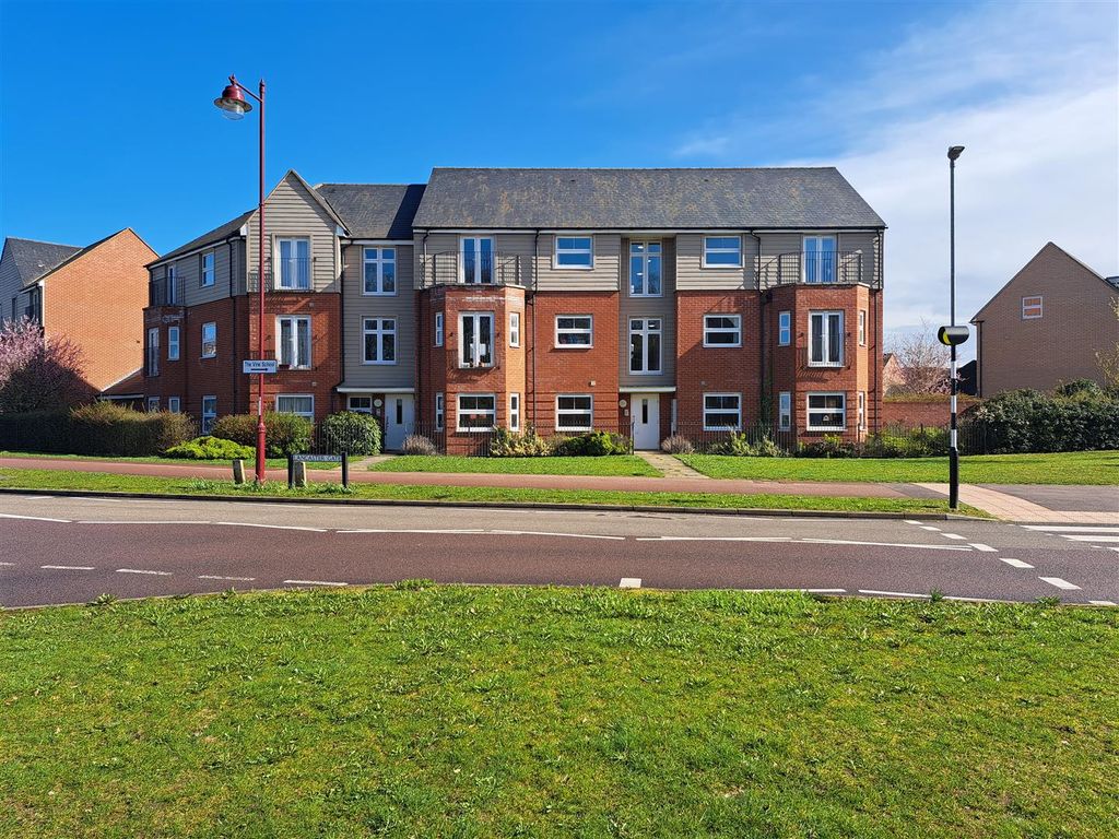 Property photo 1 of 6 Front