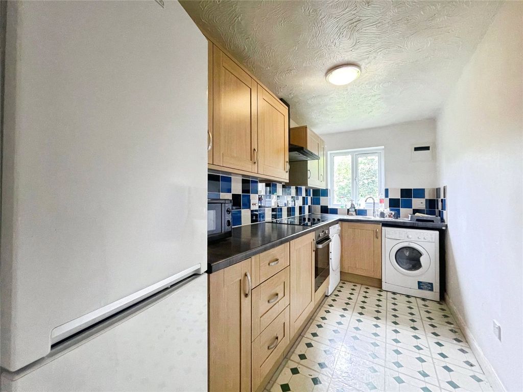 Property photo 3 of 6 Picture No. 01