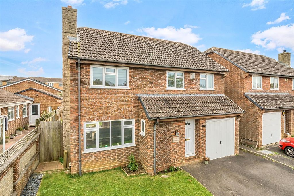 Property photo 1 of 16 1439825-1-69d7722c7Fab3.Jpg