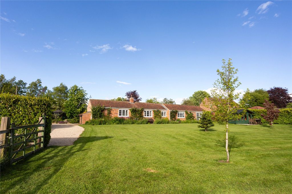 Property photo 1 of 33 Photos