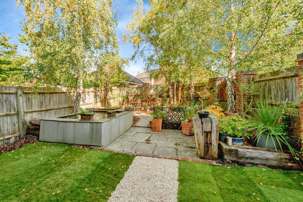 Property photo 2 of 17