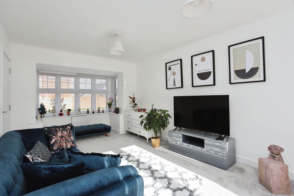 Property photo 3 of 25