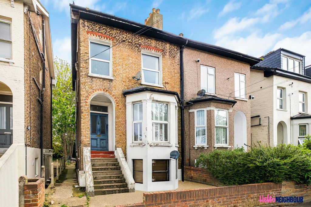 Property photo 1 of 11 Photo 0