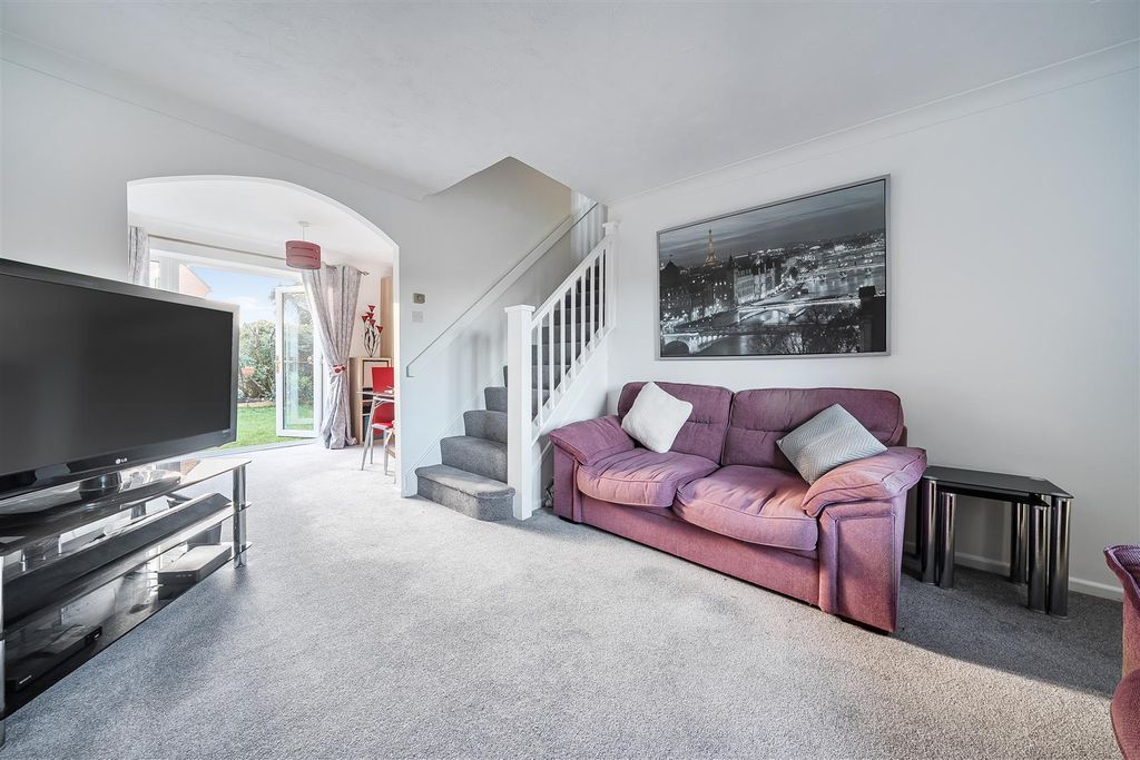 Property photo 2 of 20 Sitting Room