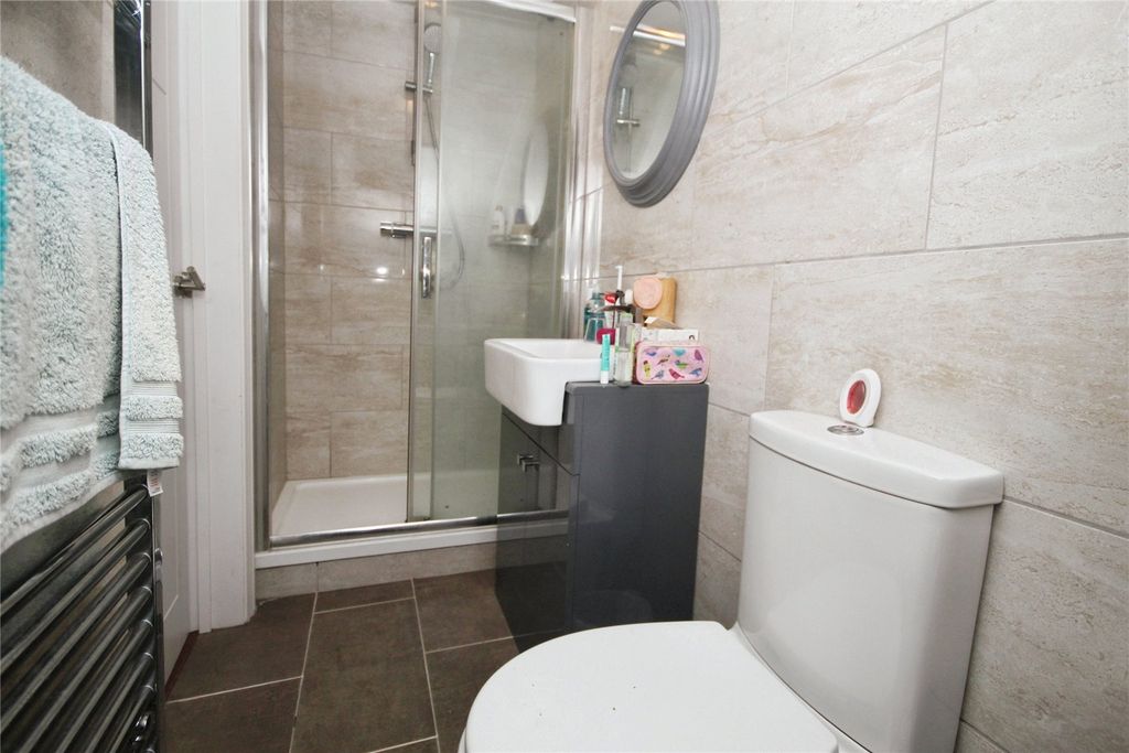 Property photo 3 of 7 Bathroom