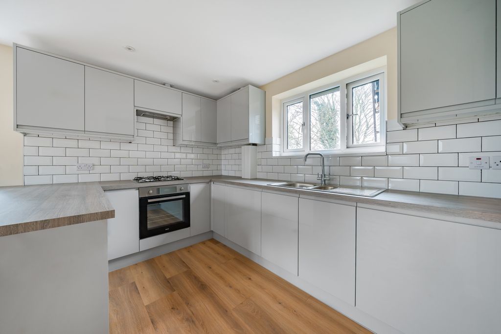 Property photo 3 of 14 Kitchen