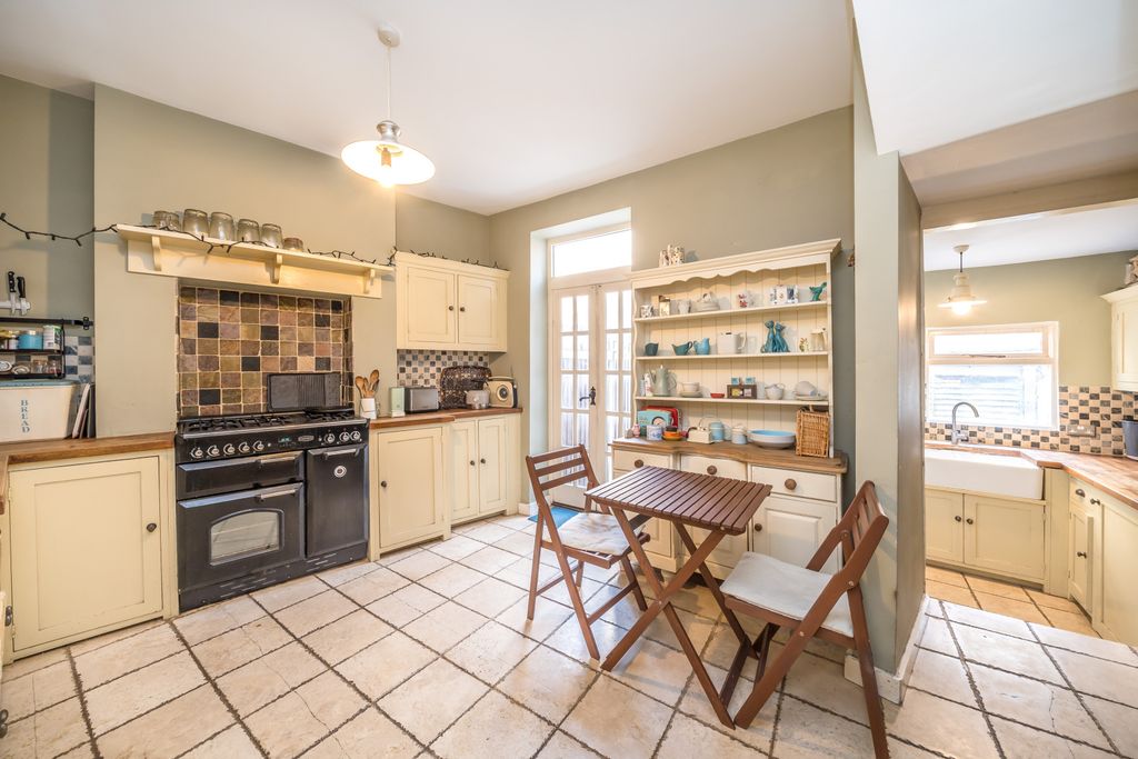 Property photo 3 of 9 Picture No. 06