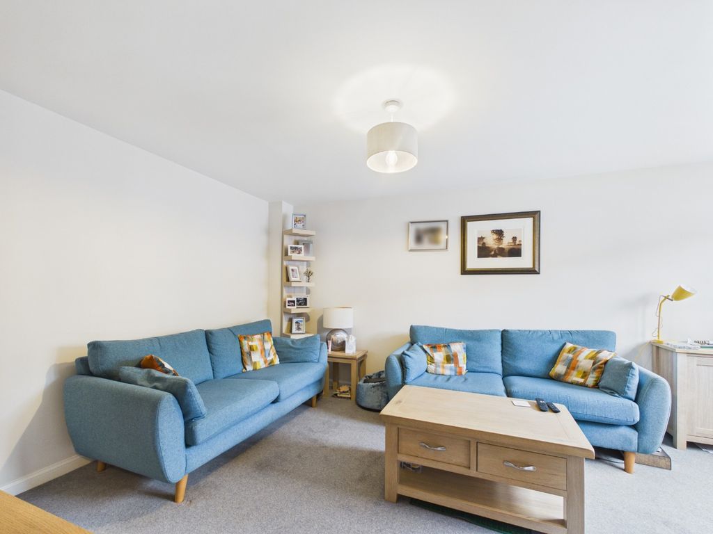 Property photo 2 of 14 5012774