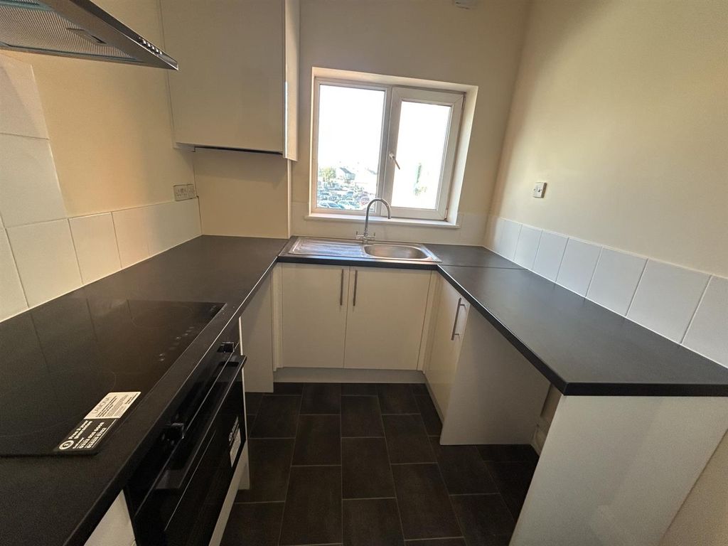 Property photo 3 of 13 c2224E14-B0Ae-4161-9Bfa-83Aaaf645B5E.Jpg