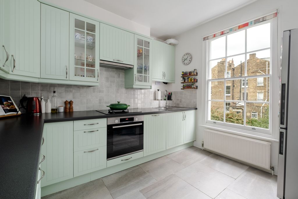 Property photo 3 of 23