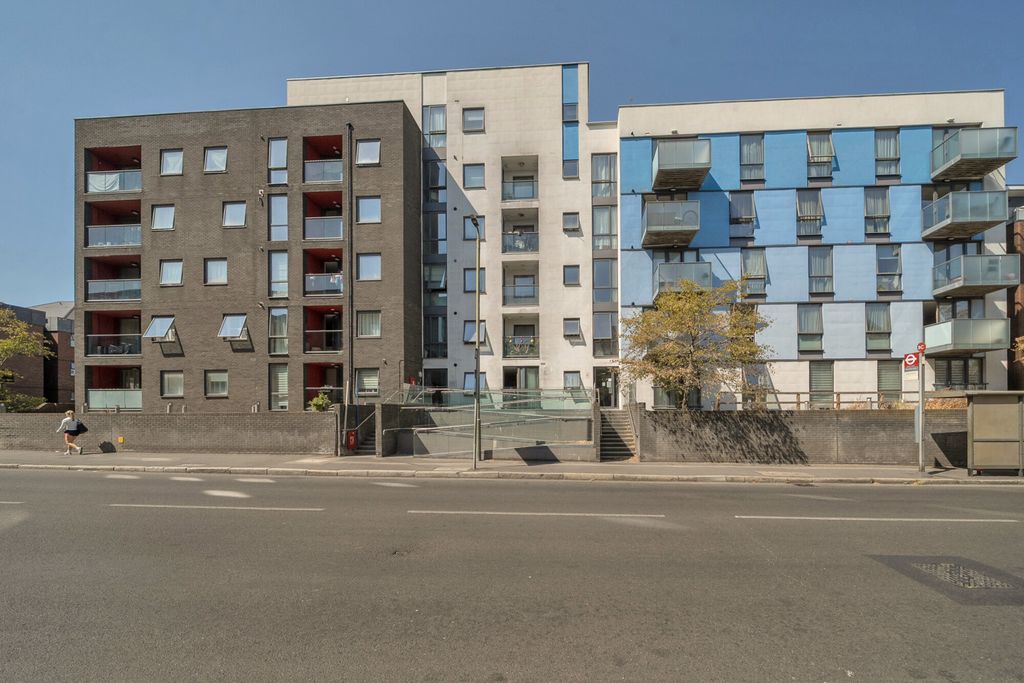 Property photo 1 of 14 1504185-1-6A7De54...