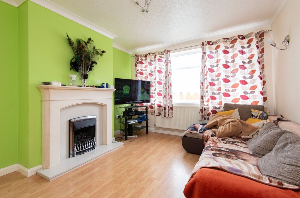 Property photo 2 of 7