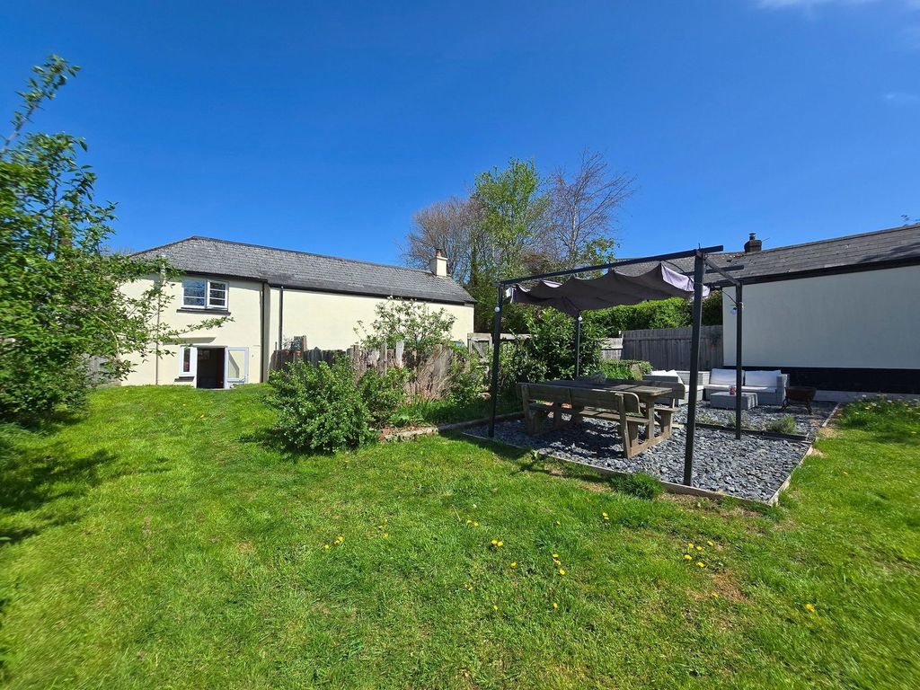 Property photo 2 of 23