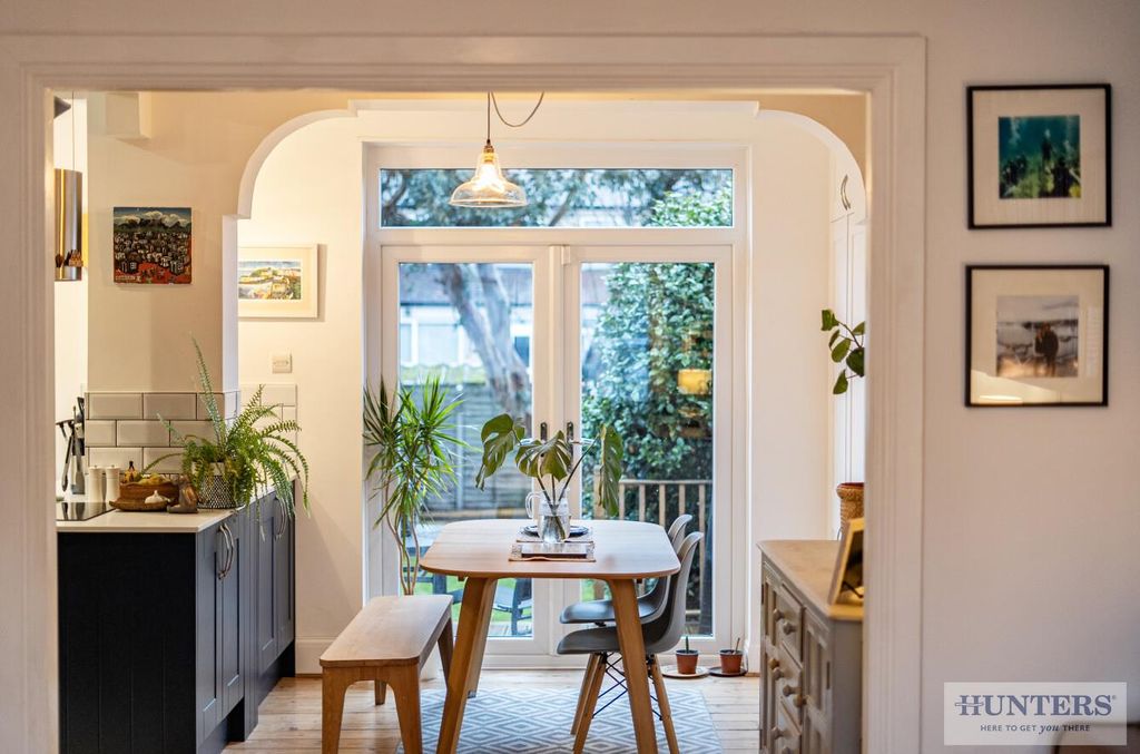 Property photo 2 of 22 279807Fc-350F-49Cb-8c31-B9c7c95A606E.Jpg