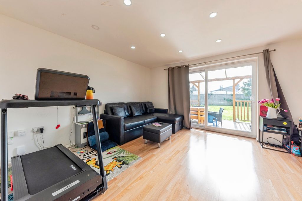 Property photo 3 of 14 4E_Emmendingen_Avenue-18