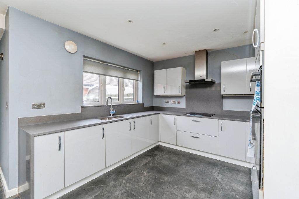 Property photo 3 of 16 Pbox-Img.Jpg