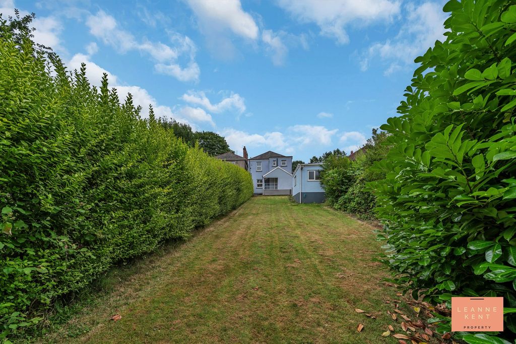 Property photo 2 of 41