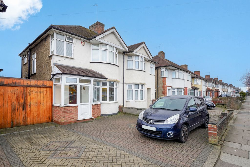 Property photo 1 of 14 3/4 Bedroom Semi Detached House For Sale