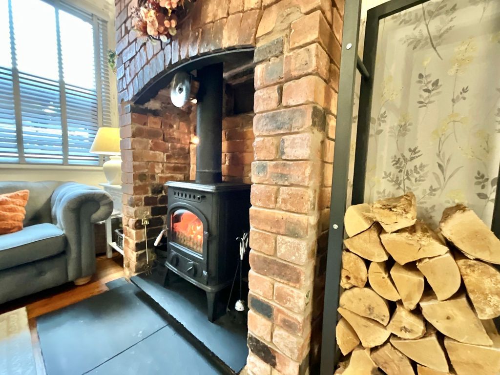 Property photo 2 of 34