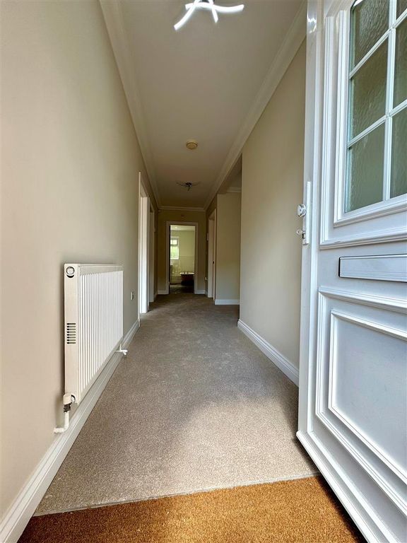 Property photo 3 of 16 Entrance Hall.Jpg