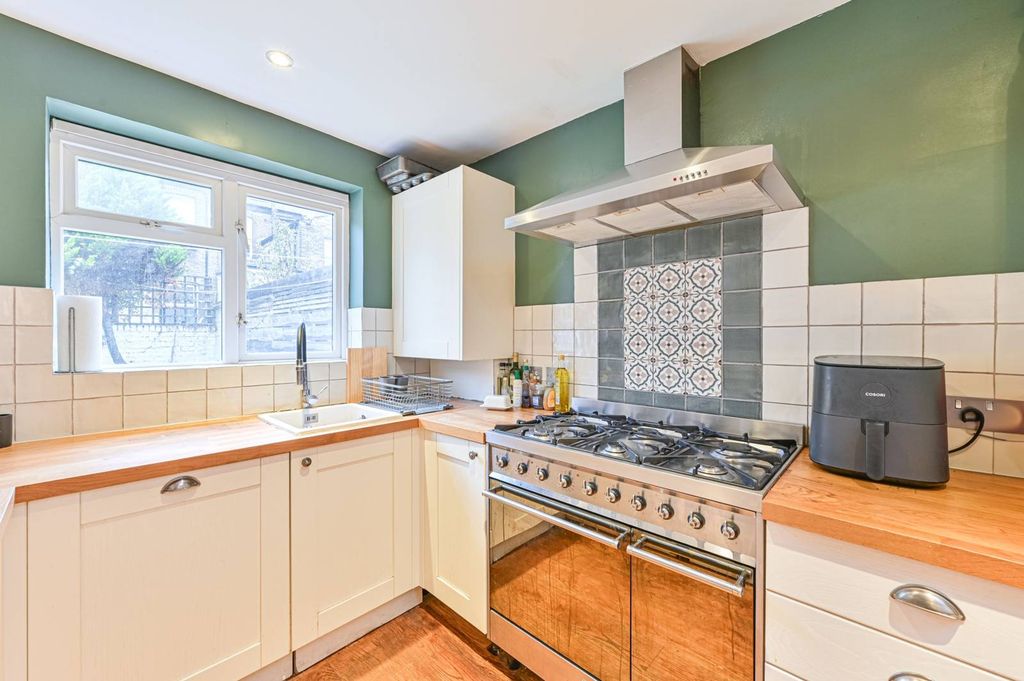 Property photo 3 of 29