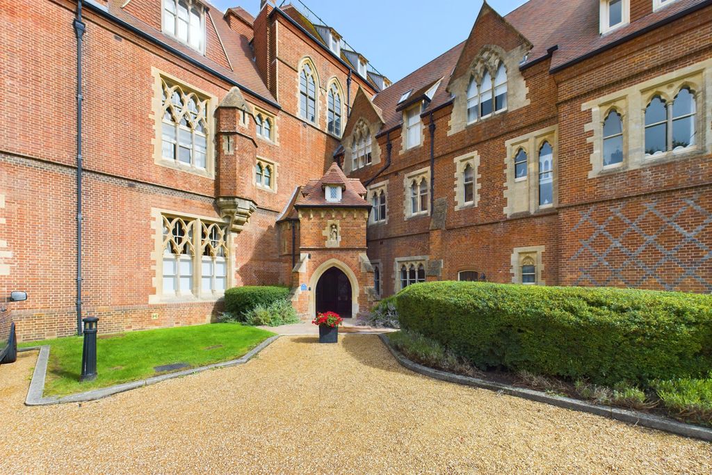 Property photo 2 of 18 860-Hr-2.Jpg