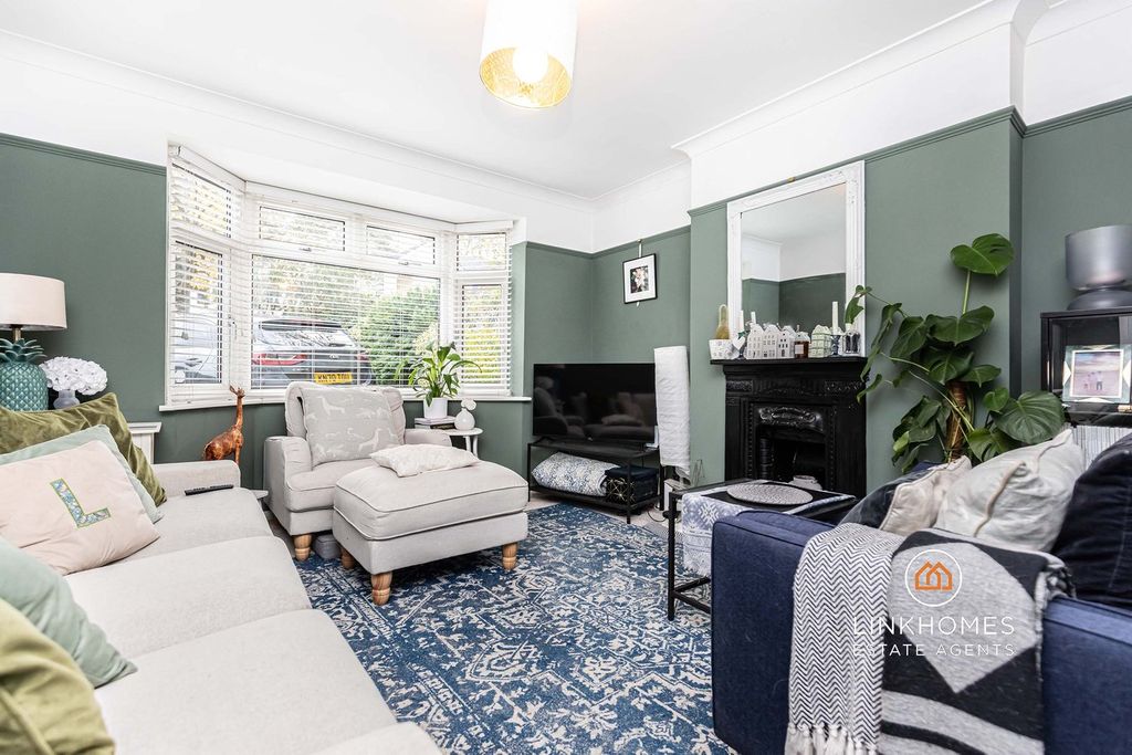 Property photo 2 of 34