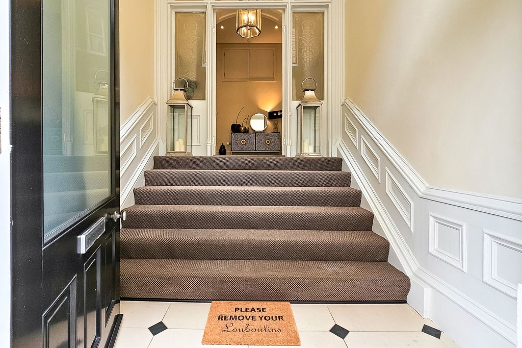 Additional image 4 of 2 bed flat for saleVictoria Avenue, 21 Victoria Avenue HG1