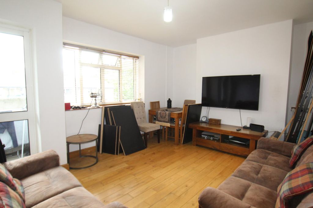 Property photo 1 of 6 Living Room