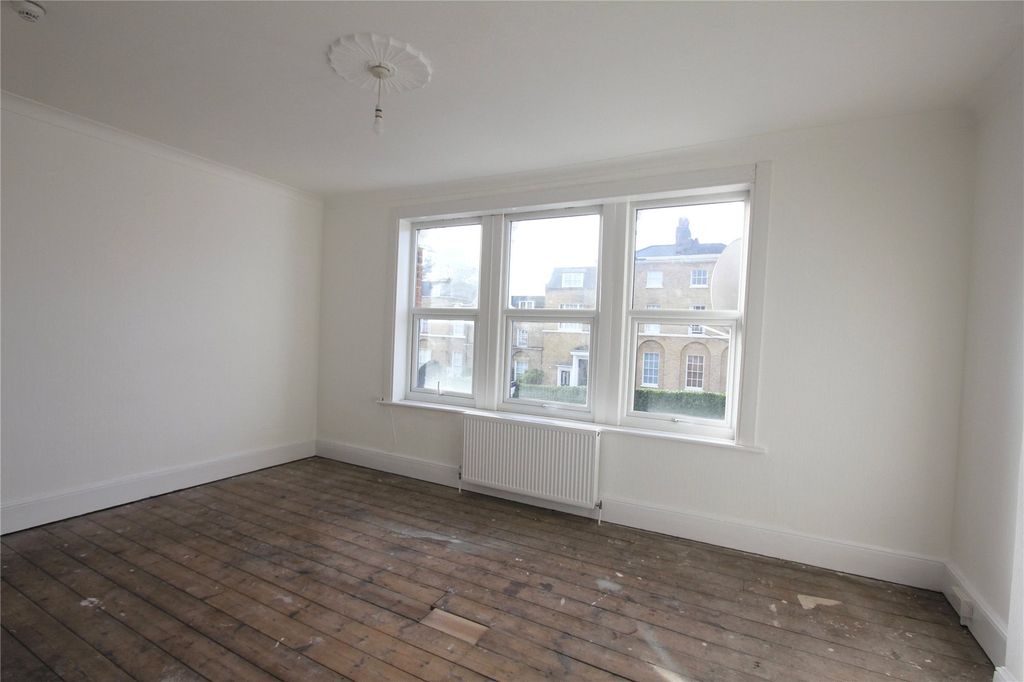 Property photo 2 of 10 Picture No. 11