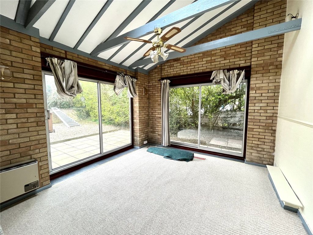 Property photo 3 of 9 Lounge