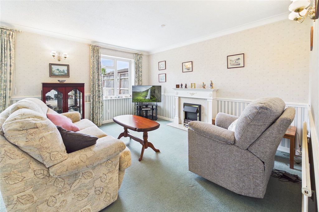 Property photo 3 of 18 Living Room