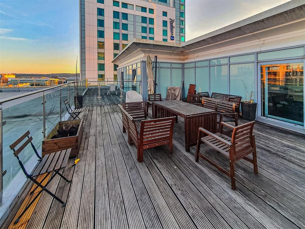 Property photo 3 of 14 Meridian Plaza 116 (9 Of 13).Jpg