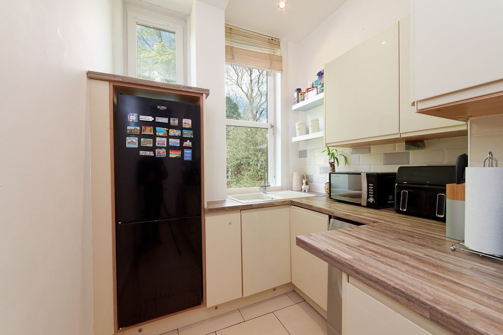 Additional image 7 of 2 bed flat for sale0/2 19, Greenlaw Avenue, Paisley PA1