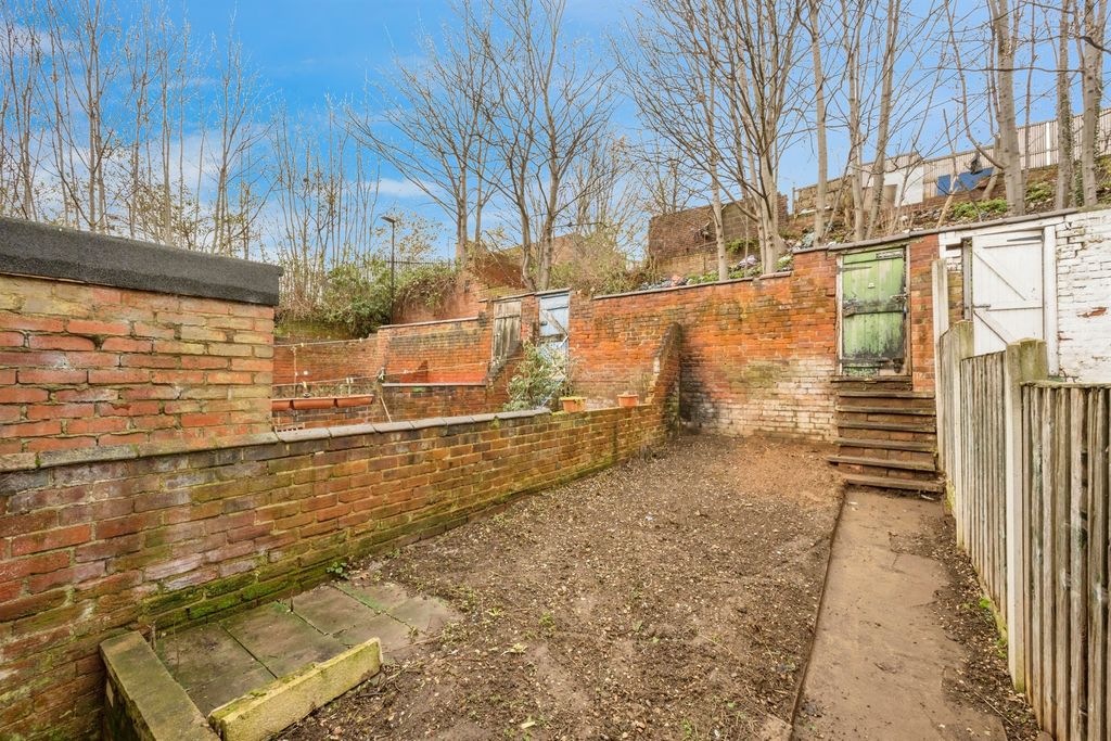 Property photo 3 of 11