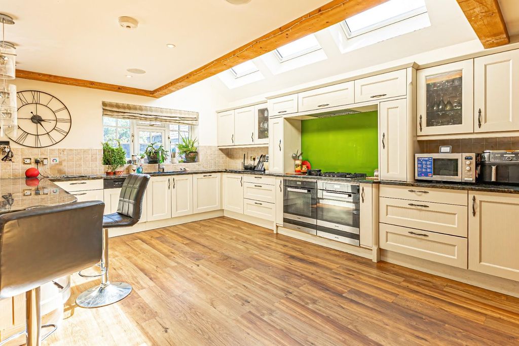 Property photo 3 of 21