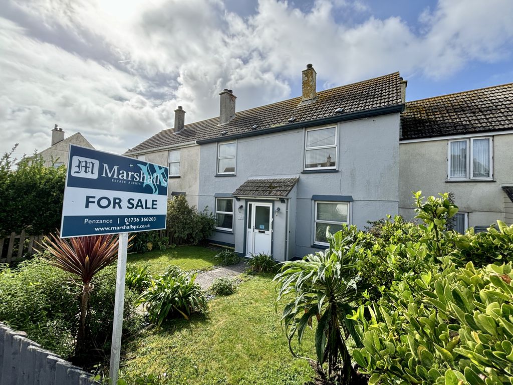 Property photo 1 of 11 3 Bedroom Mid Terrace House For Sale