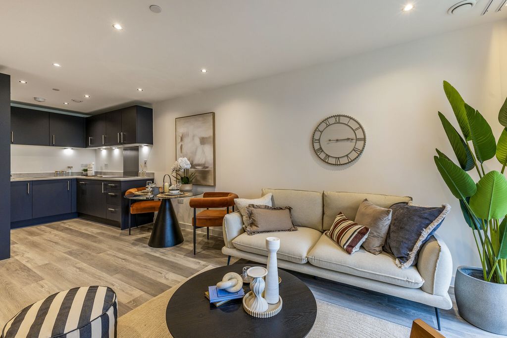 Property photo 1 of 8 Show Home