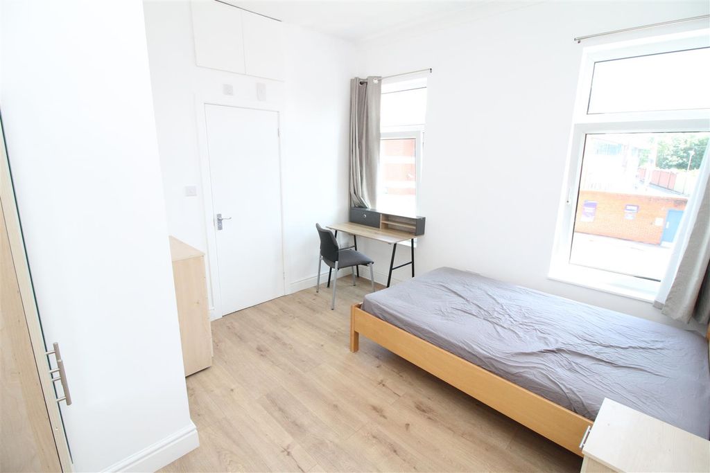 Property photo 3 of 6 Img_4405[1].Jpg