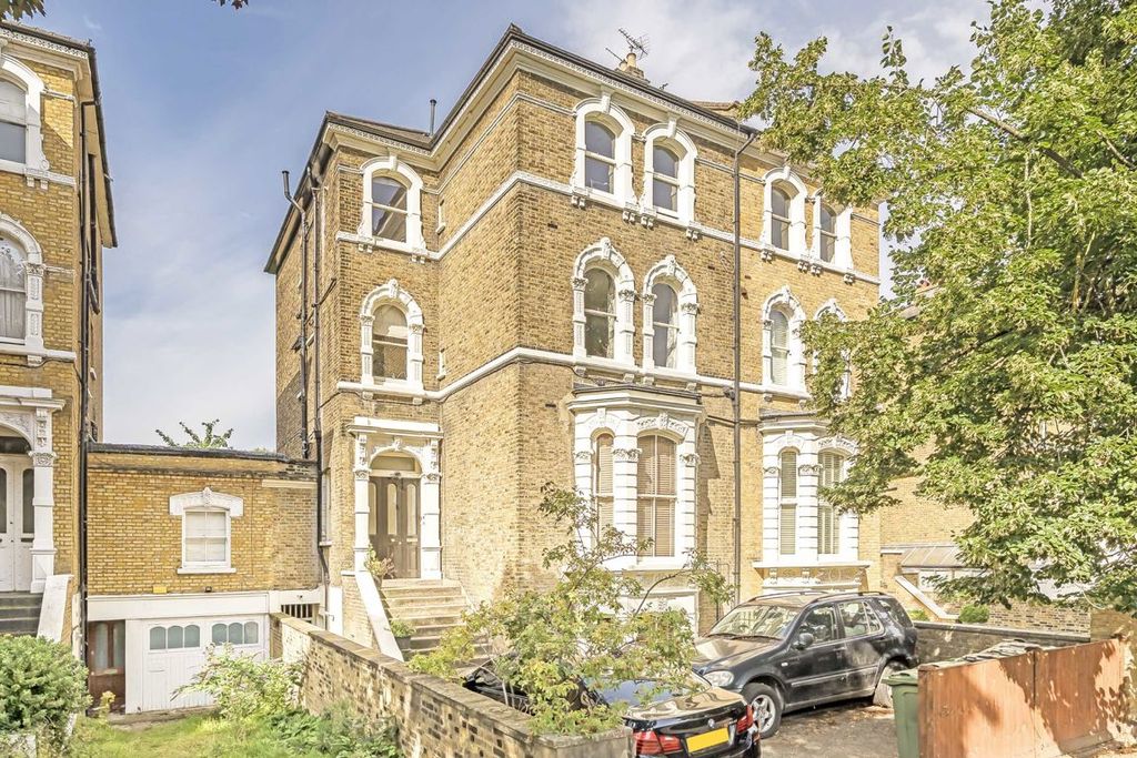 Property photo 1 of 8