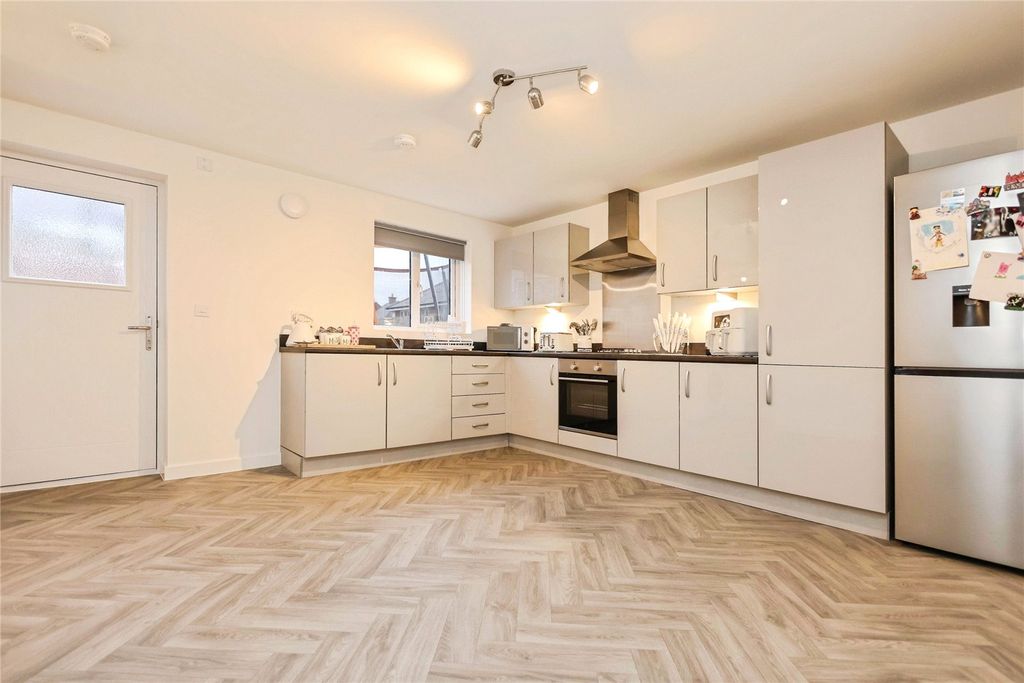 Property photo 3 of 17 Picture No. 13