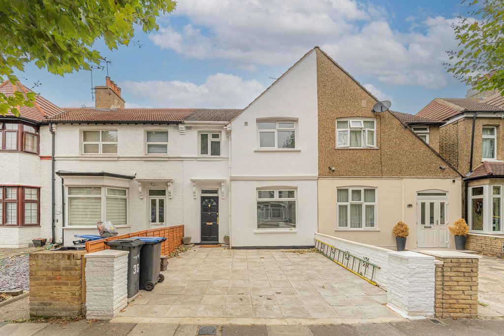 Property photo 1 of 24 Front (Exterior)