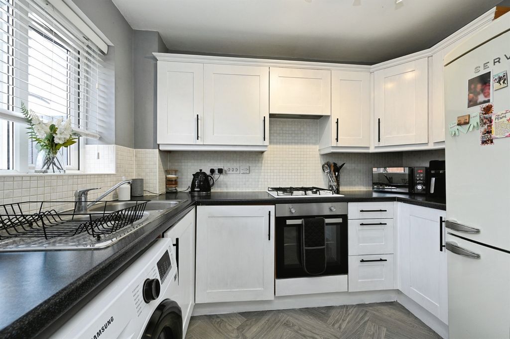 Property photo 2 of 13