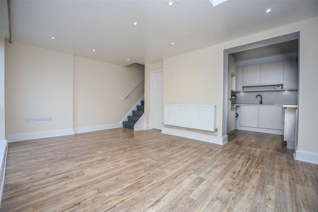 Property photo 3 of 11 Picture No. 06