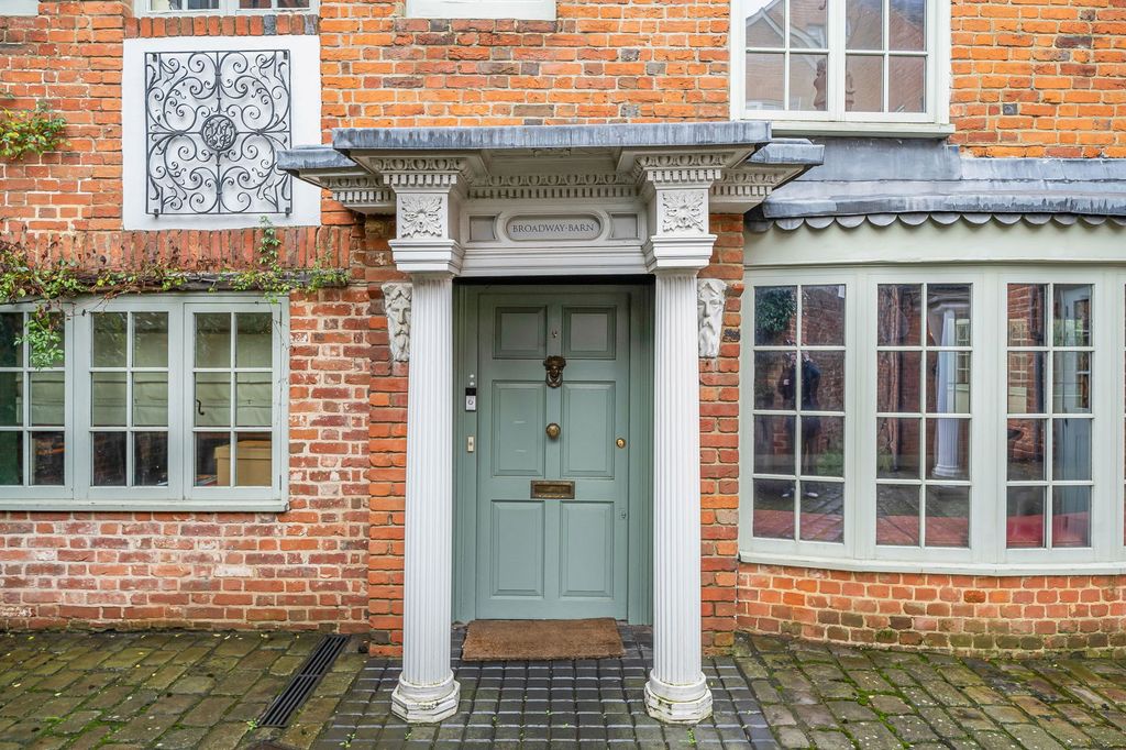 Property photo 1 of 27