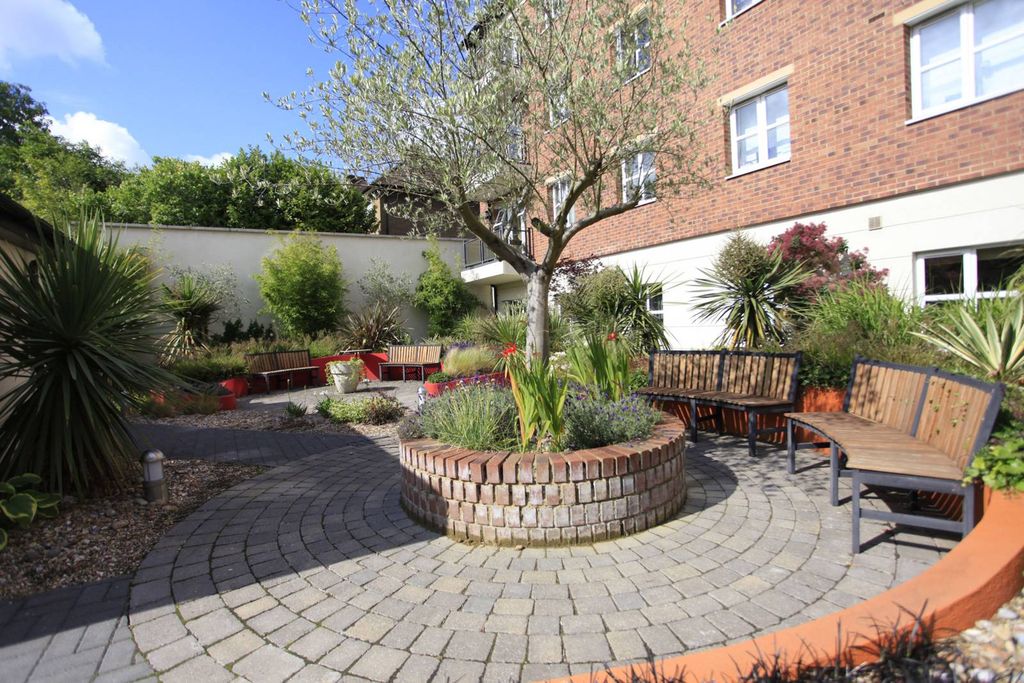Property photo 1 of 6