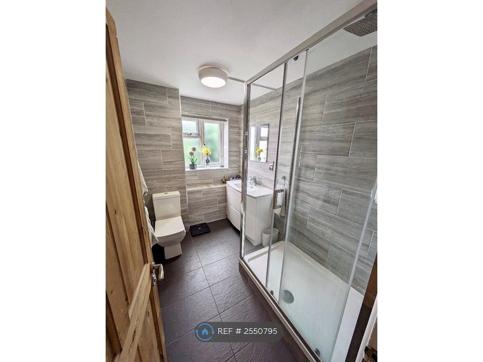 Property photo 2 of 7 Bathroom