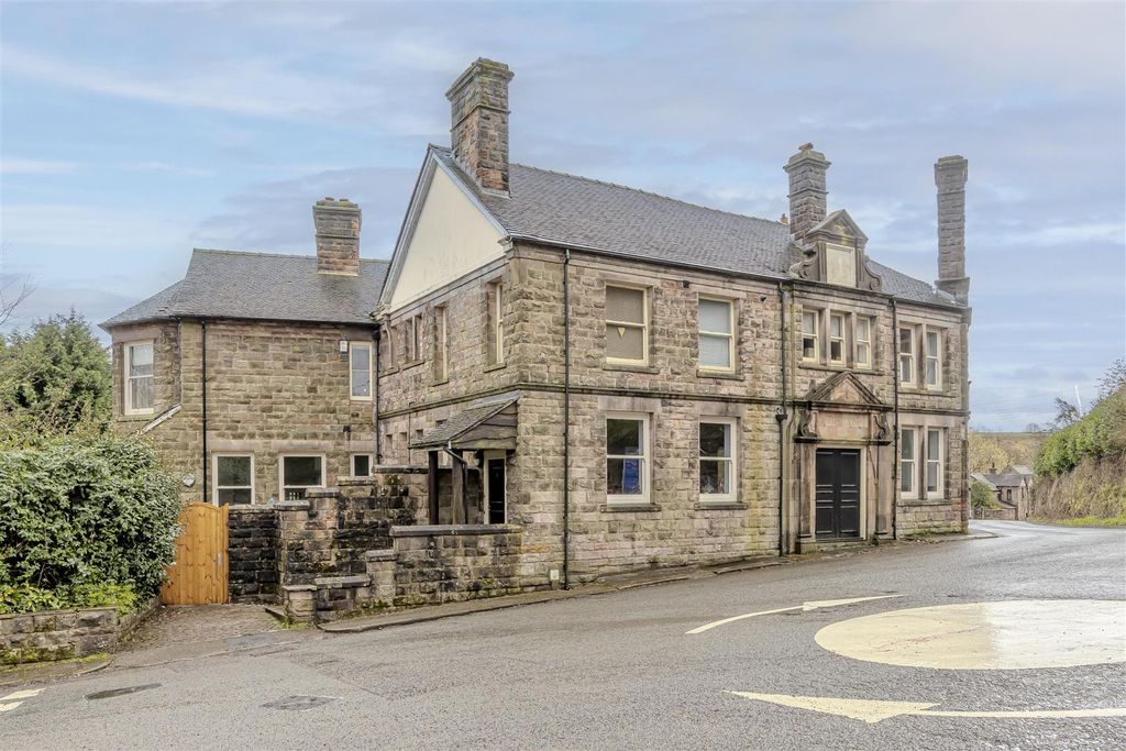 Property photo 1 of 40 Lakeland Lodge