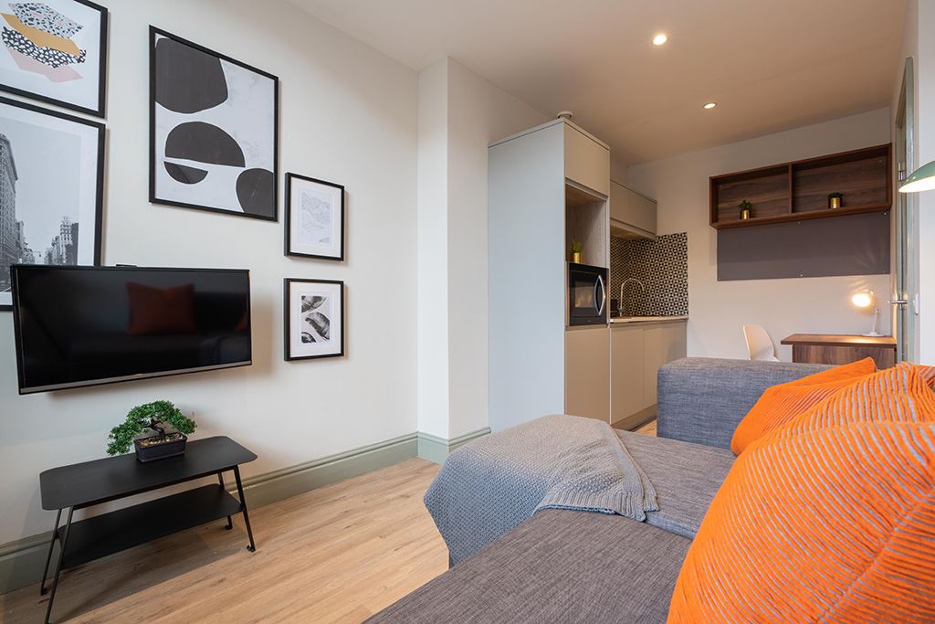 Property photo 1 of 8 Photo 0