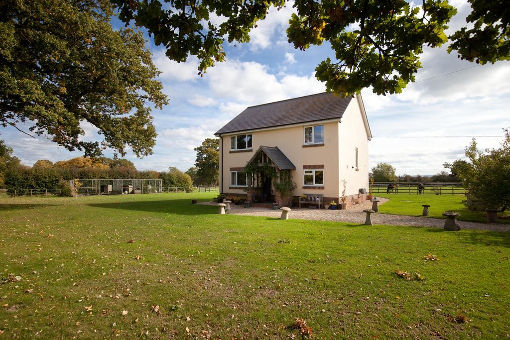 Property photo 2 of 17 Picture No. 02